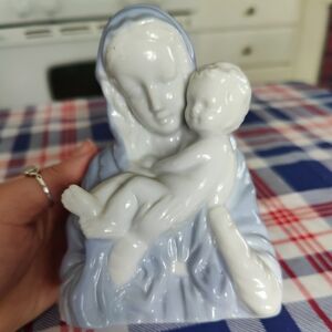 Vintage Reginart Mary and Jesus vase/planter